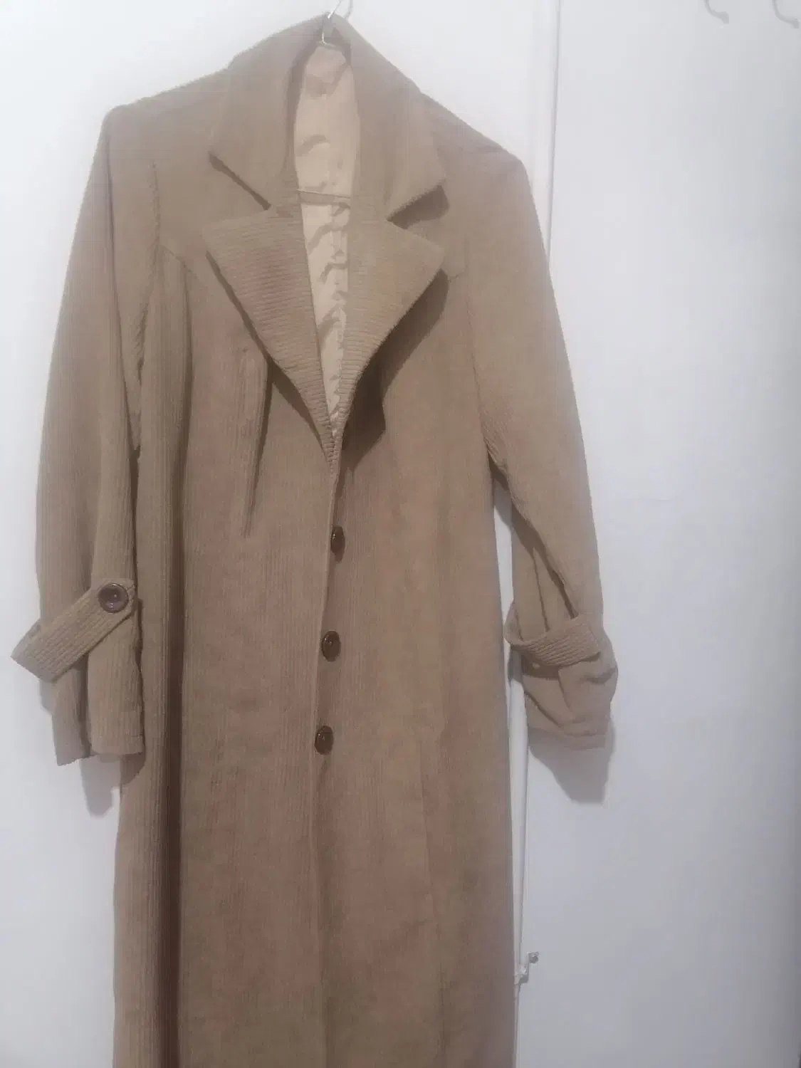 پالتو کبریتی|لباس|شیراز, شاهجیان|دیوار