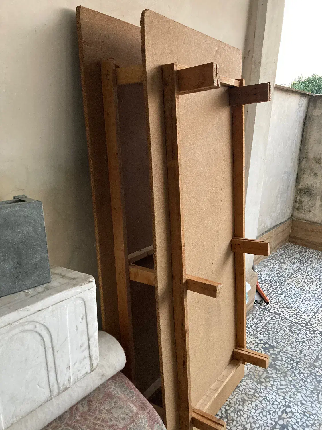 استسنایی|تخت و سرویس خواب|آمل, |دیوار