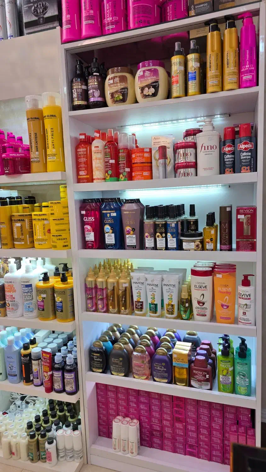 نیارمند فروشنده باتجربه لوازم آرایشی بهداشتی|استخدام بازاریابی و فروش|شیراز, قدوسی غربی|دیوار