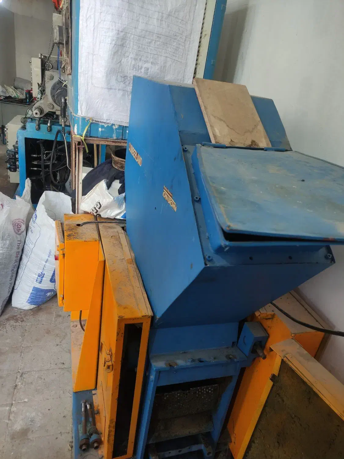 فروش دستگاه تزریق و اسیاب پلاستیک|ماشین‌آلات صنعتی|اصفهان, ولدان|دیوار