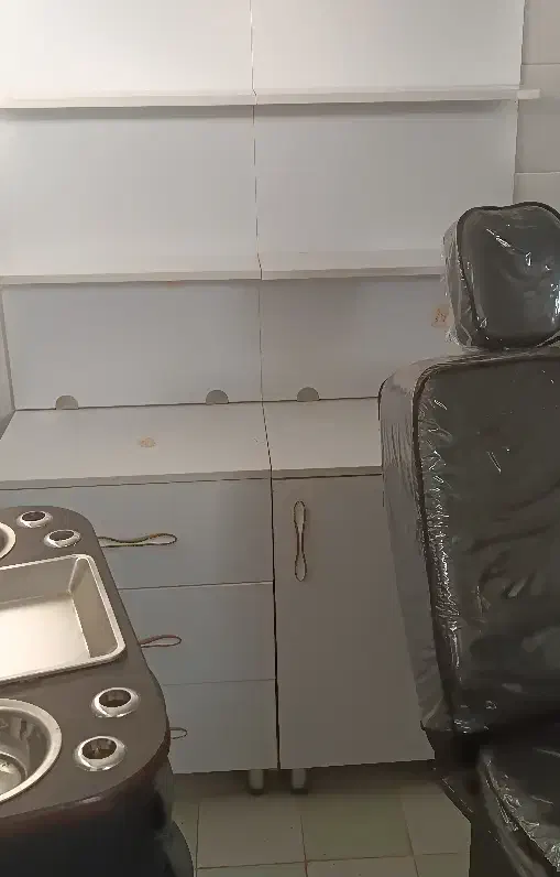 لوازم آرایشگاه|آرایشگاه و سالن‌های زیبایی|کاشمر, |دیوار