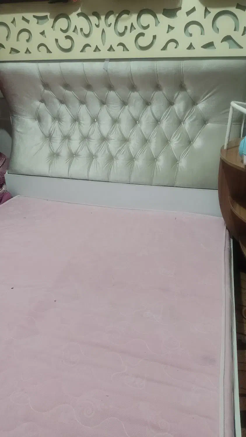 تخت خواب سالم زیاد استفاده نشده|تخت و سرویس خواب|آران و بیدگل, |دیوار