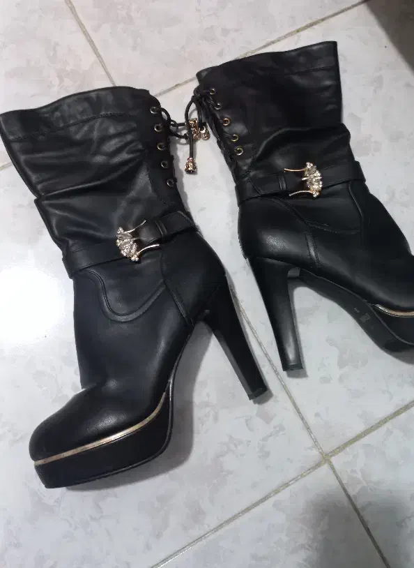 چکمه زنانه در حد نو|کیف، کفش، کمربند|تبریز, |دیوار