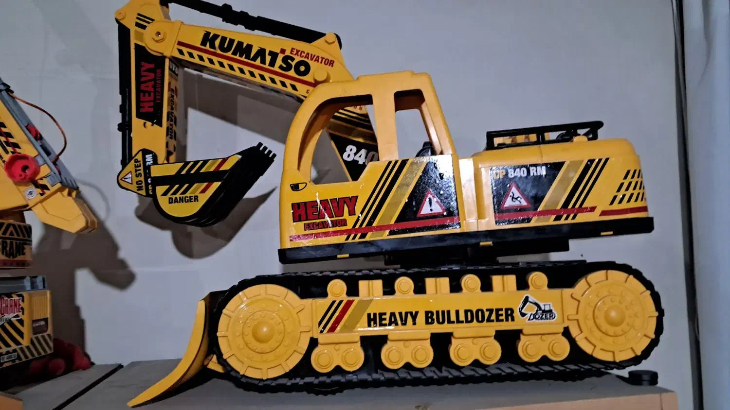 ماشین بازی کودک|اسباب‌بازی بچه|فولادشهر, A2|دیوار