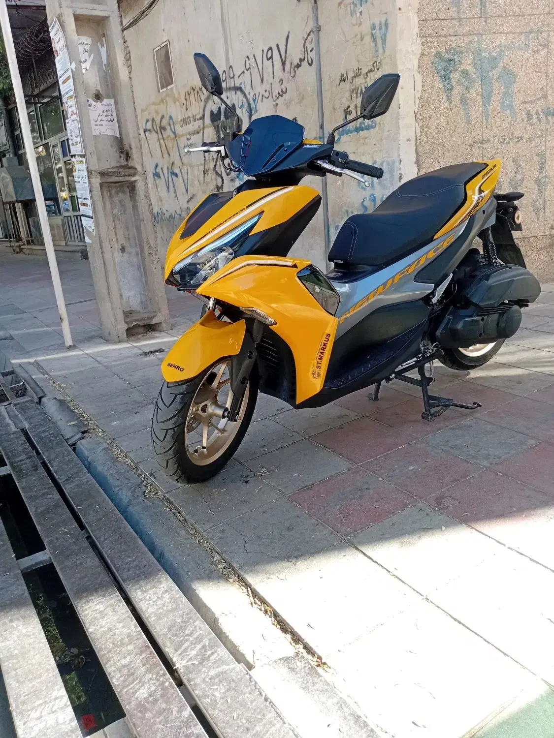 آیروکس مشابه صفر|موتورسیکلت|میاندوآب, |دیوار