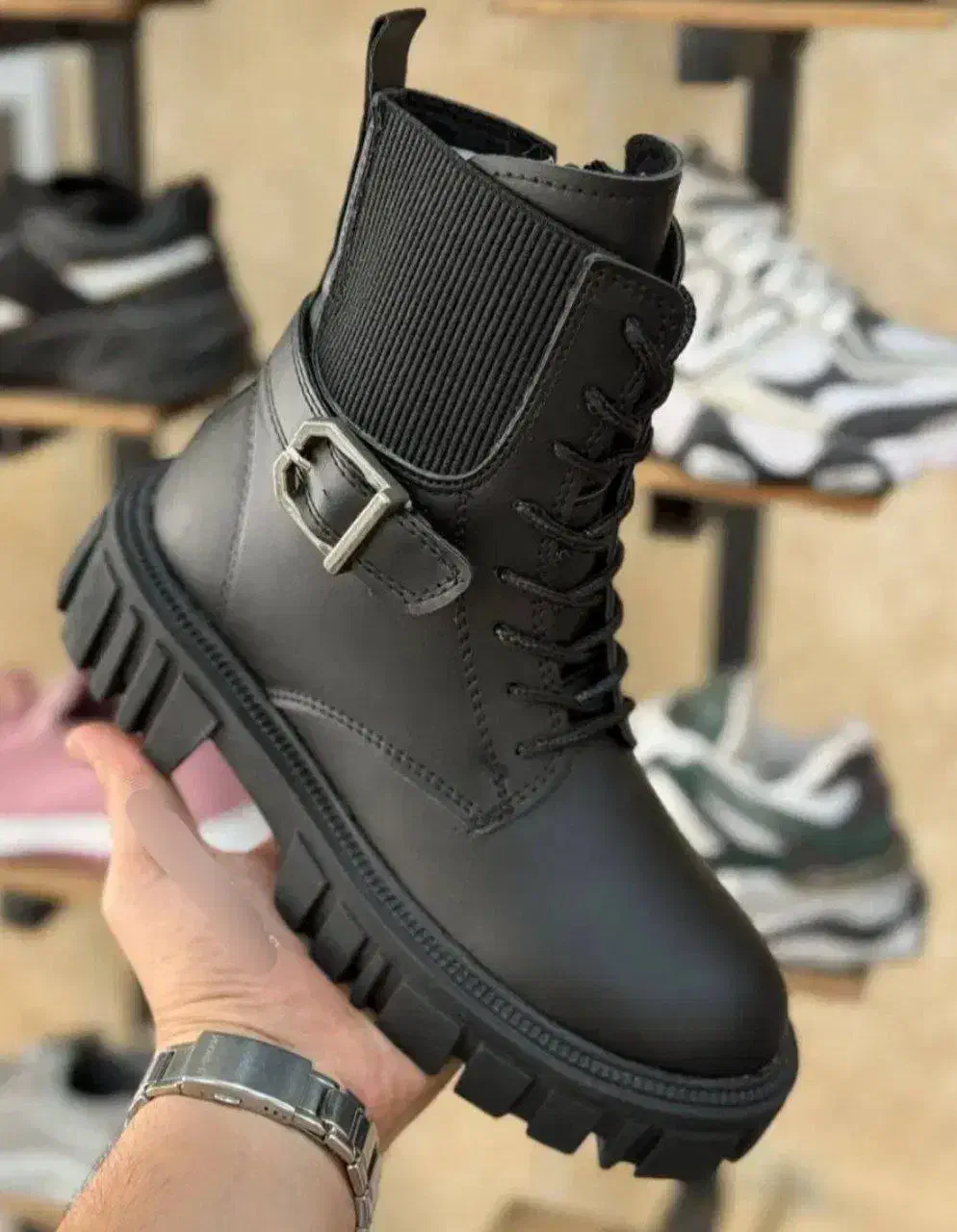 انواع بوت و نیم بوت و کفش های زنانه و دخترانه|کیف، کفش، کمربند|سنقر, |دیوار