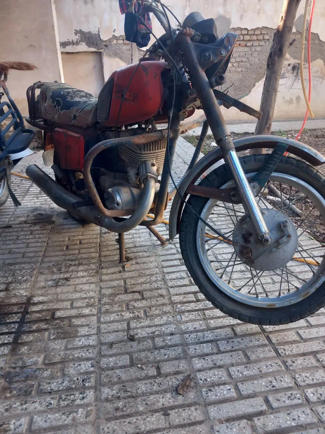 ایژ روس با برگه معتبر|موتورسیکلت|سرخنکلاته, |دیوار