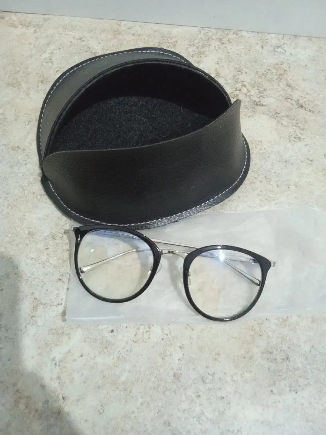 عینک|زیورآلات و اکسسوری|ساری, |دیوار