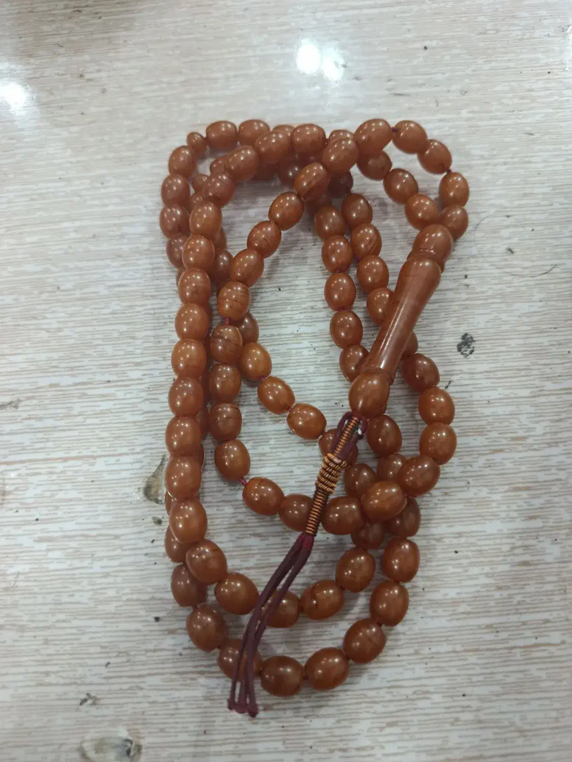 تسبیح کهربا 101 قدیمی|کلکسیون اشیاء عتیقه|تبریز, |دیوار