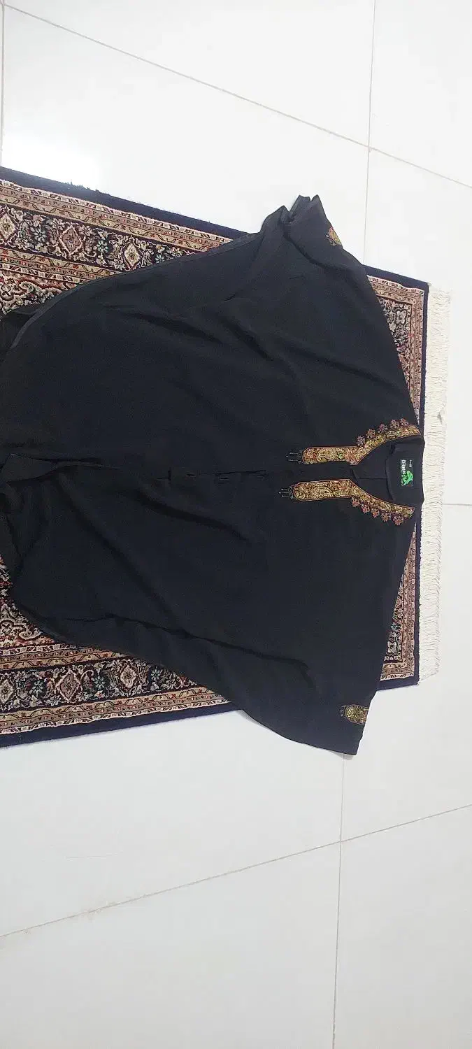 ۴ عدد مانتو در حد نو ( کتان ، بارداری ، ۲تاجلوباز)|لباس|مشهد, شفا|دیوار