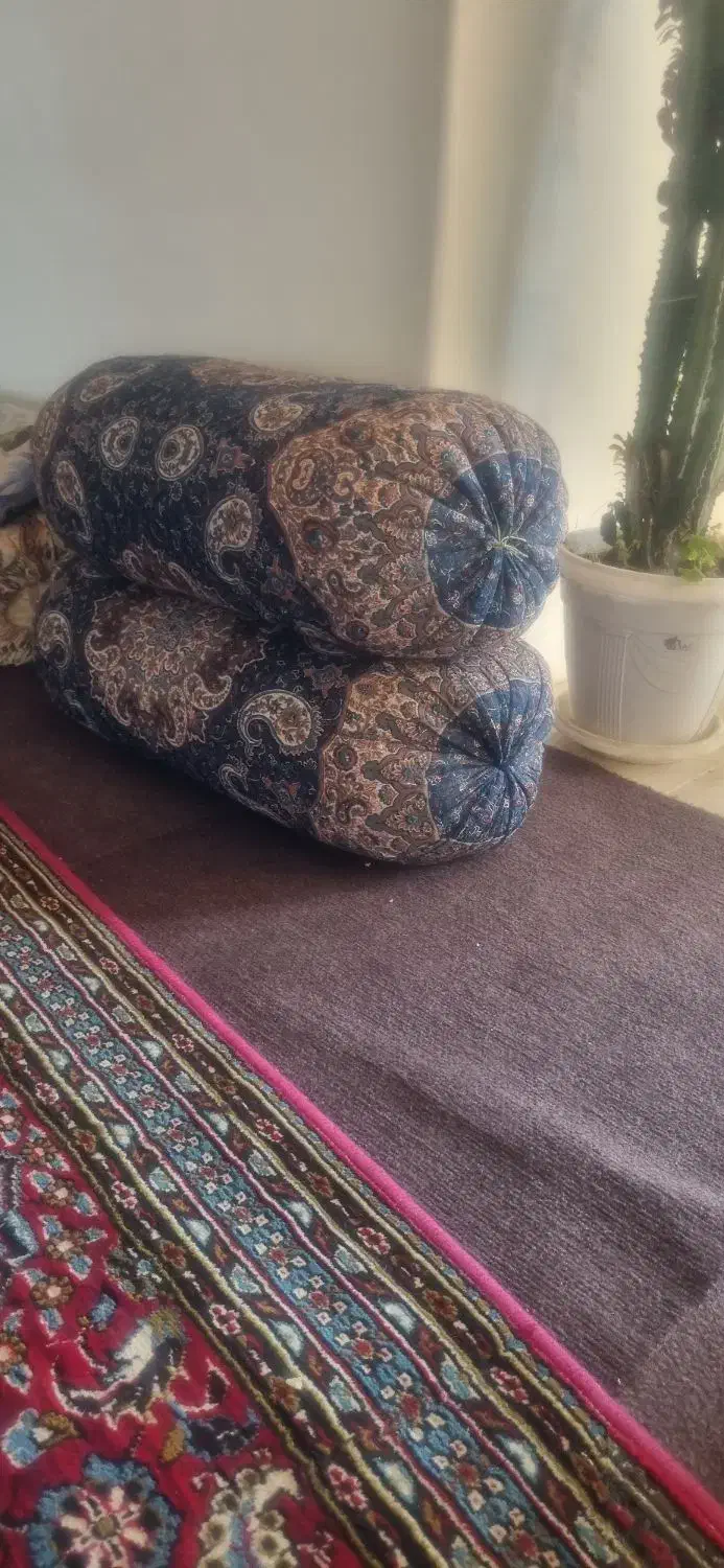 بالشت با پارچه ترمه و الیاف خارجی شرکتی|رختخواب، بالش، پتو|بهنمیر, |دیوار