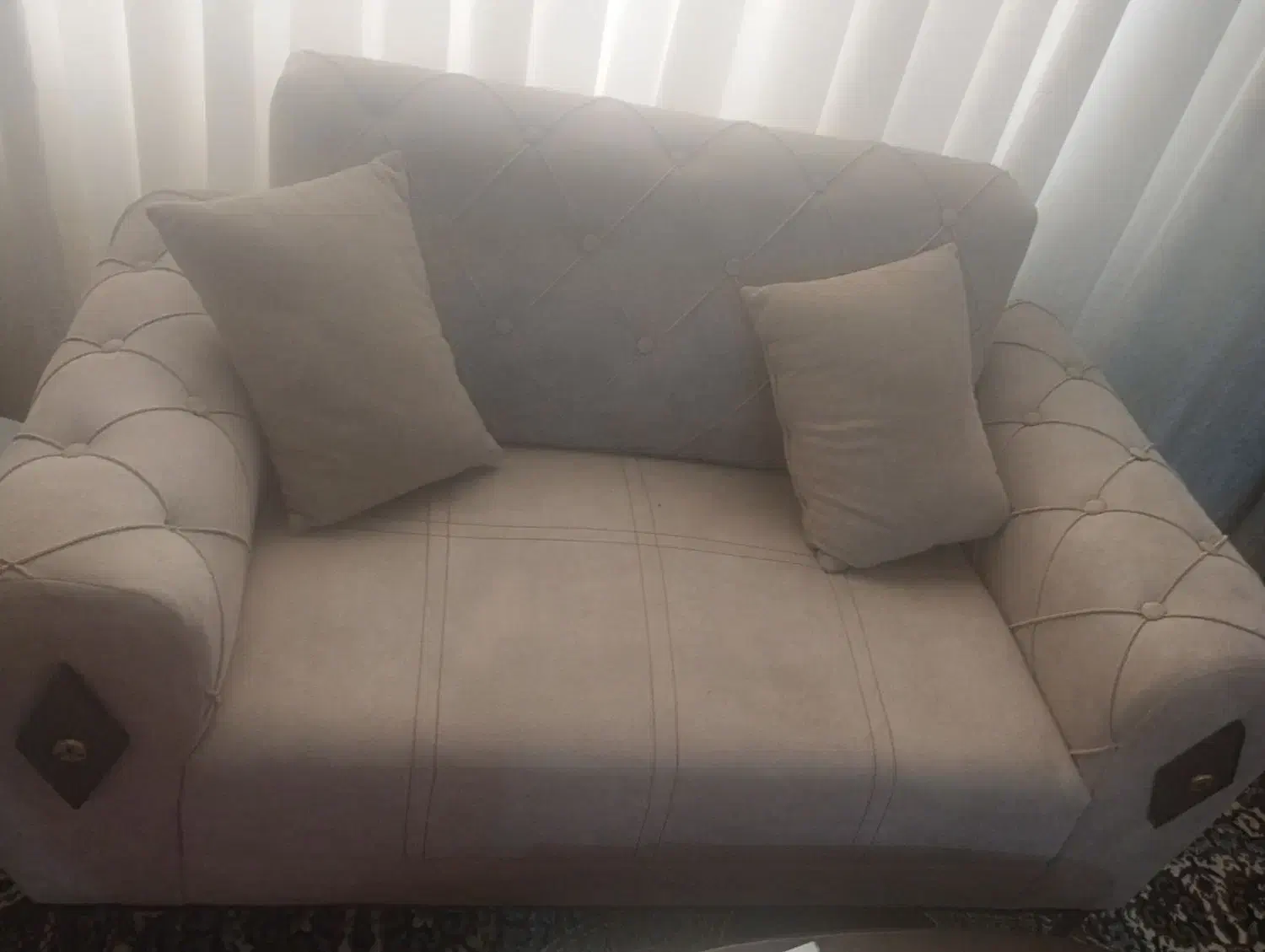 مبل هفت نفره همراه با میز عسلی|مبلمان خانگی و میز عسلی|مشهد, کلاته برفی|دیوار