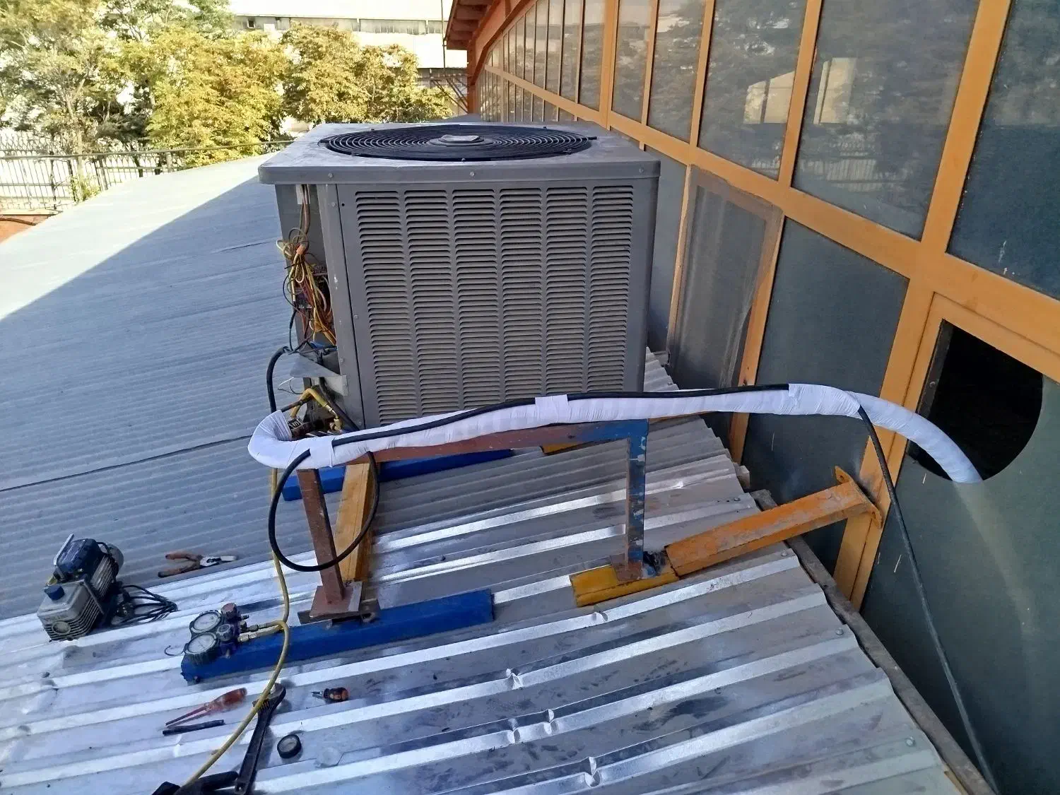 تعمیر پکیج آبگرمکن داکت اسپلیت تضمینی کل تهران|خدمات پیشه و مهارت|تهران, فلسطین (میدان انقلاب)|دیوار