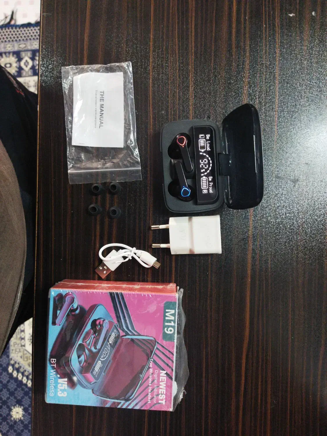 یک عدد هندزفری بلوتوث و ایپاد دارای پاور بانک|لوازم جانبی موبایل و تبلت|کاشان, حسن آباد|دیوار