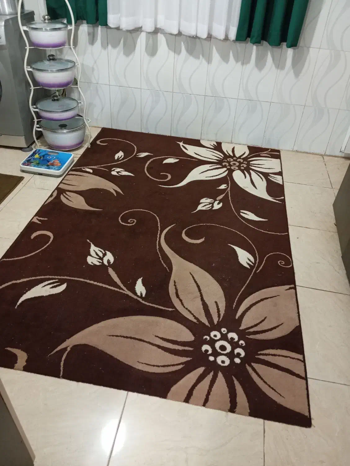 فرش ۴متری همراه ۱در۱ونیم متری در صومعهسرا|فرش|صومعهسرا, |دیوار