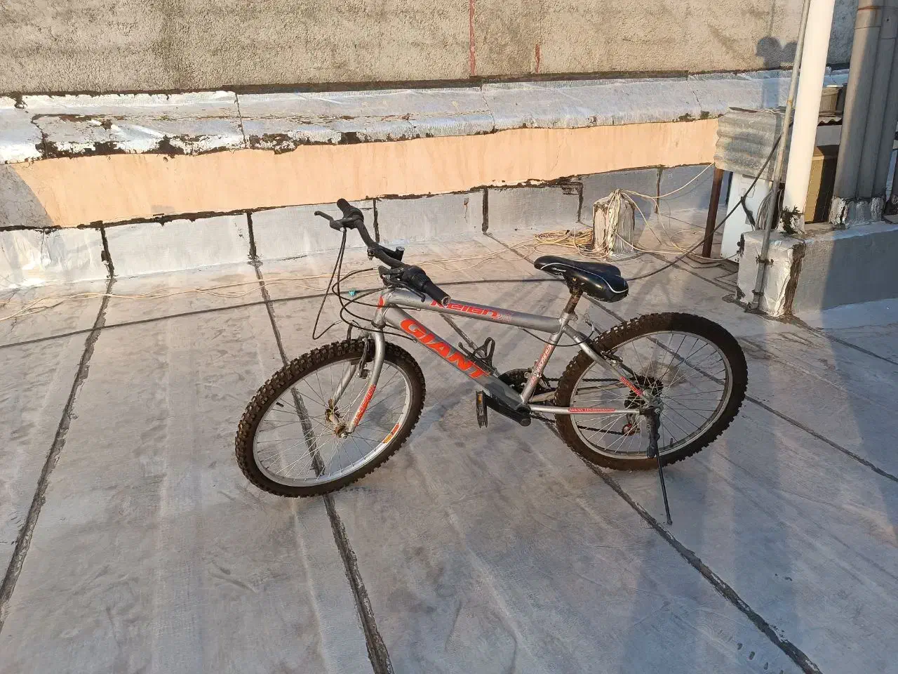 دوچرخه 24 آلمینیوم|دوچرخه، اسکیت، اسکوتر|رباط‌کریم, رباط‌کریم|دیوار