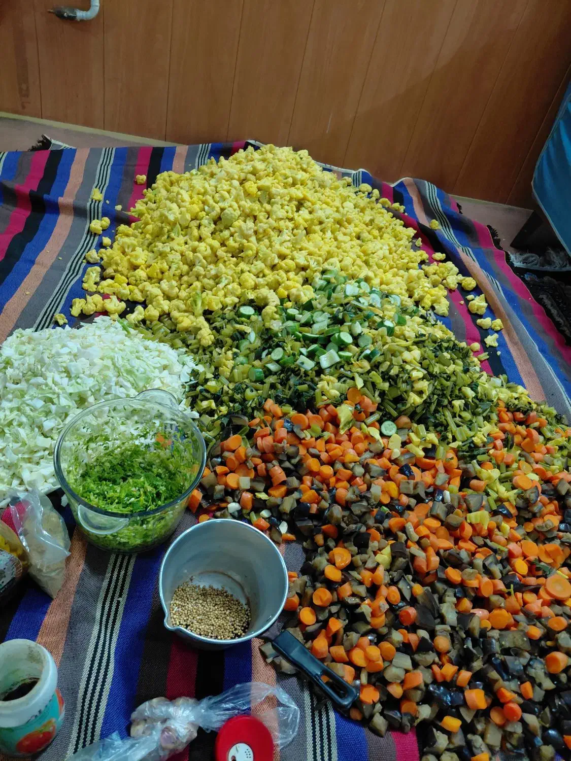 ترشی مخلوط خونگی|خوردنی و آشامیدنی|فولادشهر, B7|دیوار