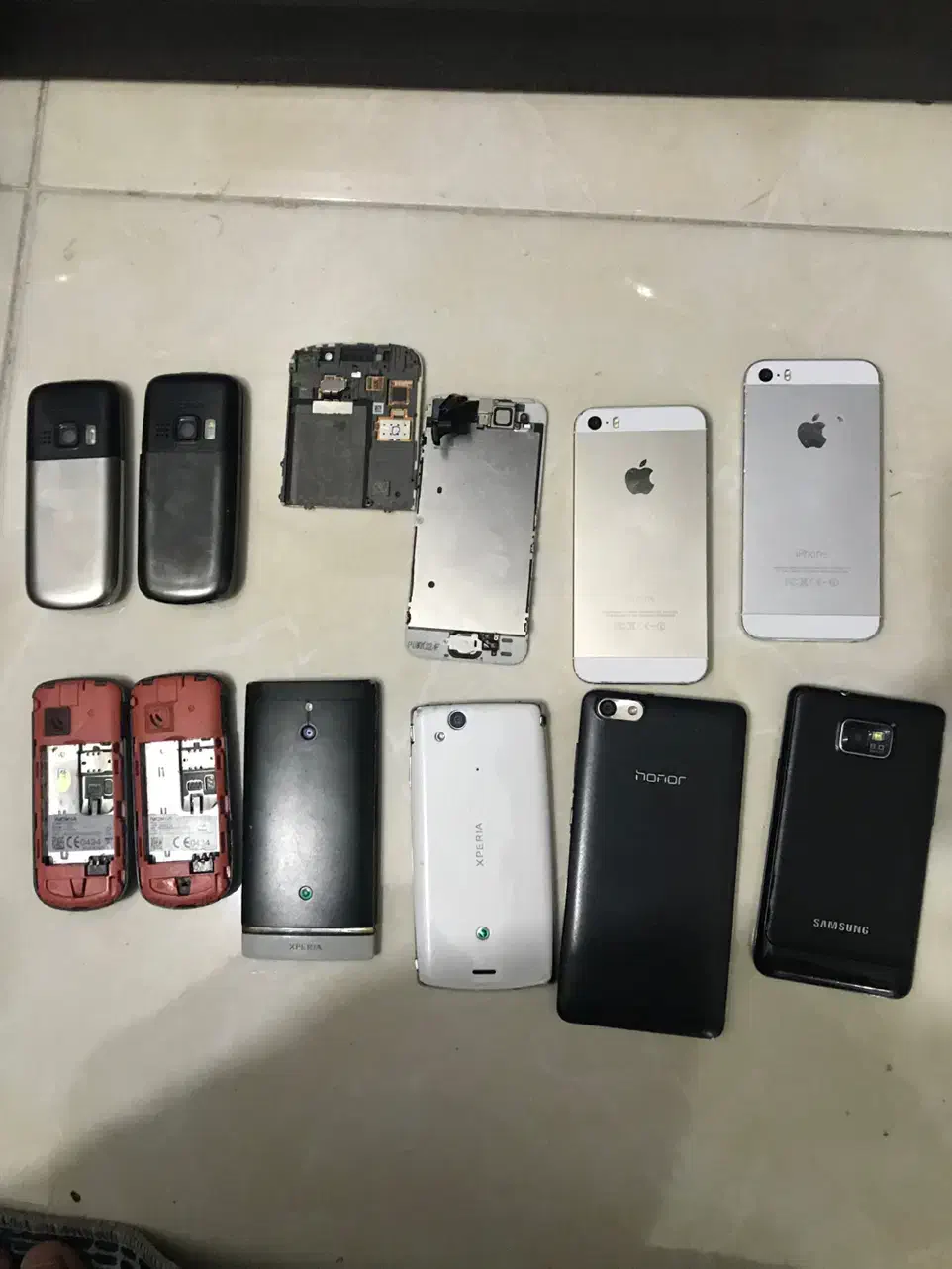 تعدادی گوشی ایفون نوکیا سامسونگ شیامی ردمی|موبایل|کرج, فاز ۳ مهرشهر|دیوار