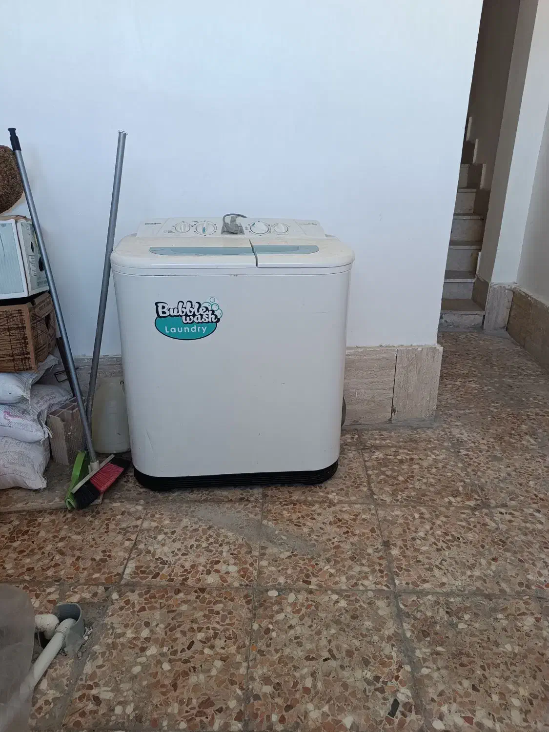 کهنه شور|ماشین لباسشویی و خشککن لباس|رشت, حمیدیان|دیوار