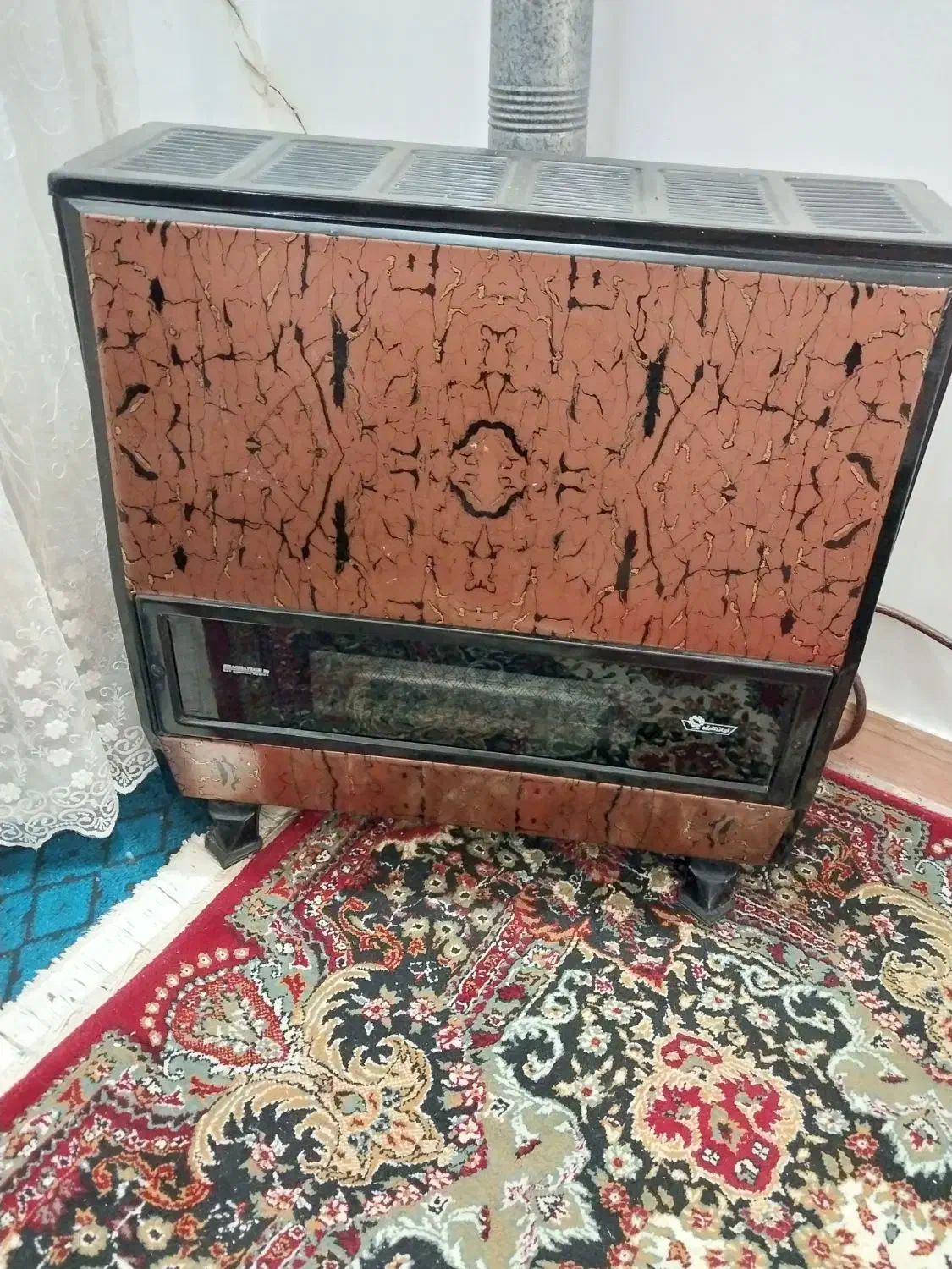 بخاری فرش میز شیشه‌ای مبل|مبلمان خانگی و میز عسلی|رشت, پسیخان|دیوار