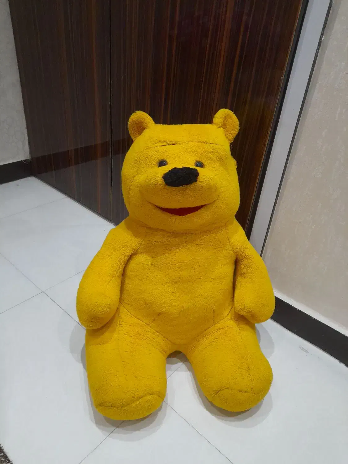 عروسک|اسباب‌بازی بچه|اهواز, فرهنگ شهر|دیوار