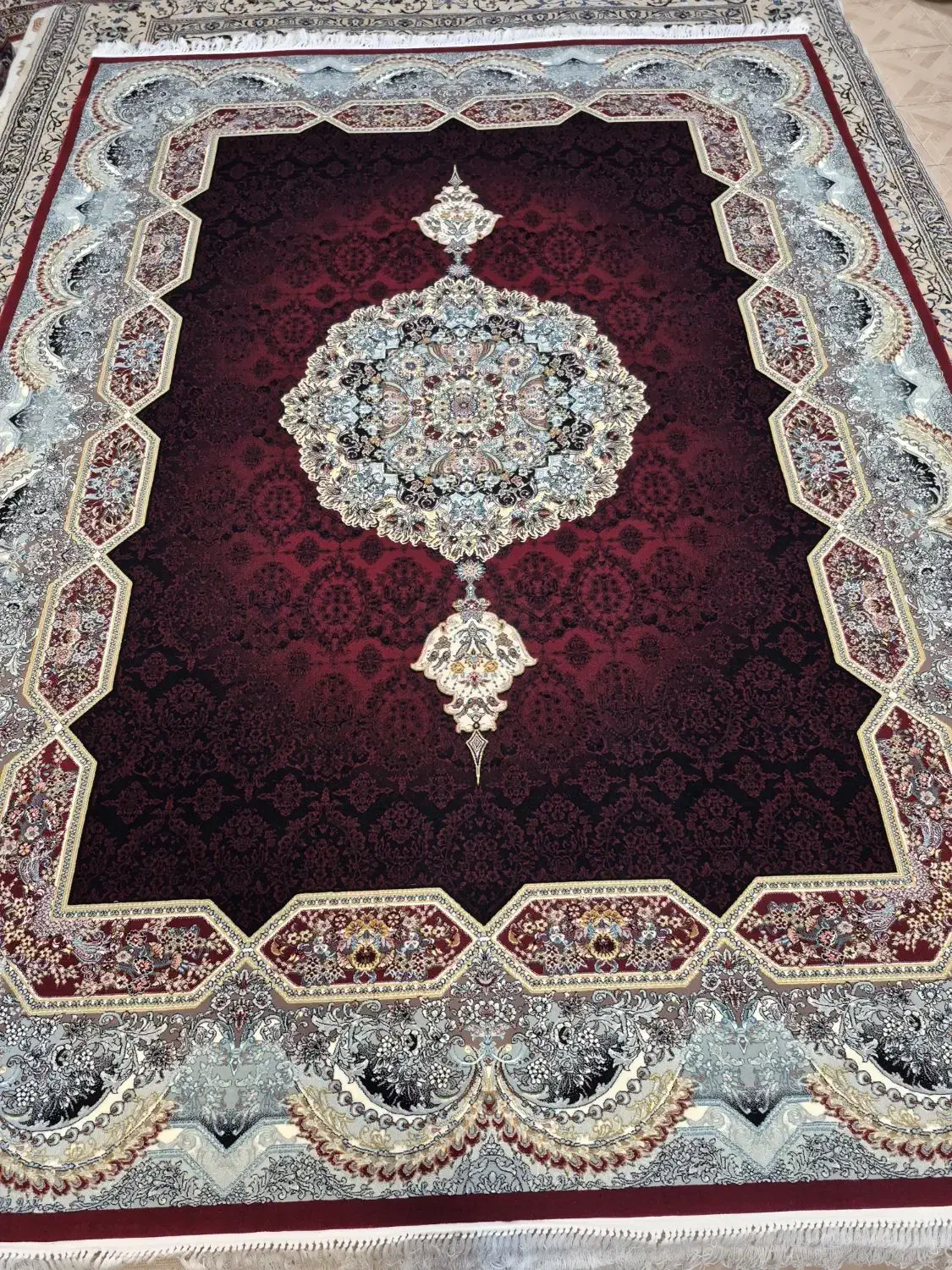 فرش ماشینی ۹ متری ۷۰۰ شانه مشهد. گالری فرش ایران|فرش|مشهد, حجت|دیوار