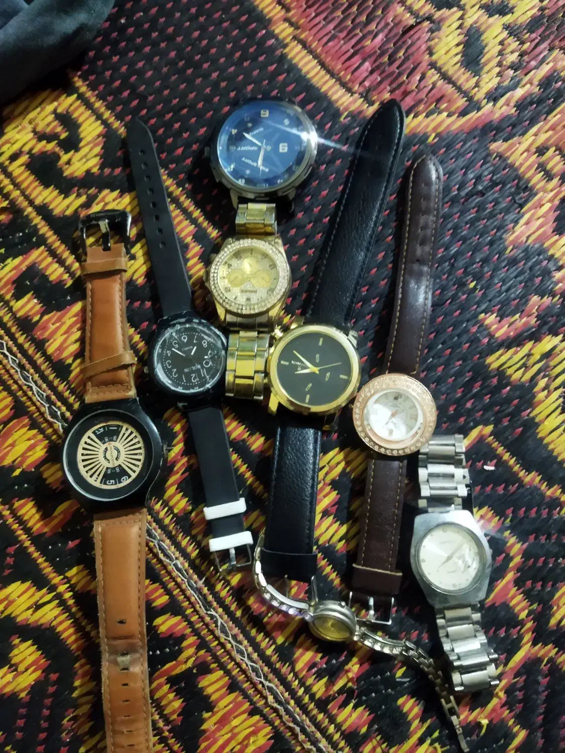 تعدادی ساعت موچی|ساعت|مزرعه کتول, |دیوار