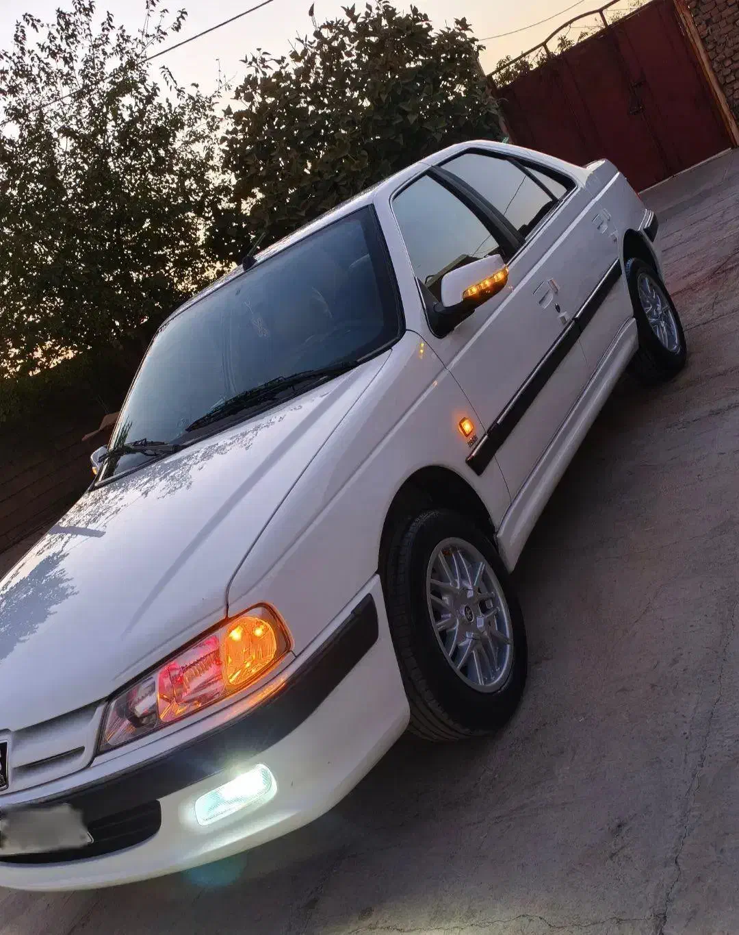 پارس|خودرو سواری و وانت|خرمآباد, |دیوار