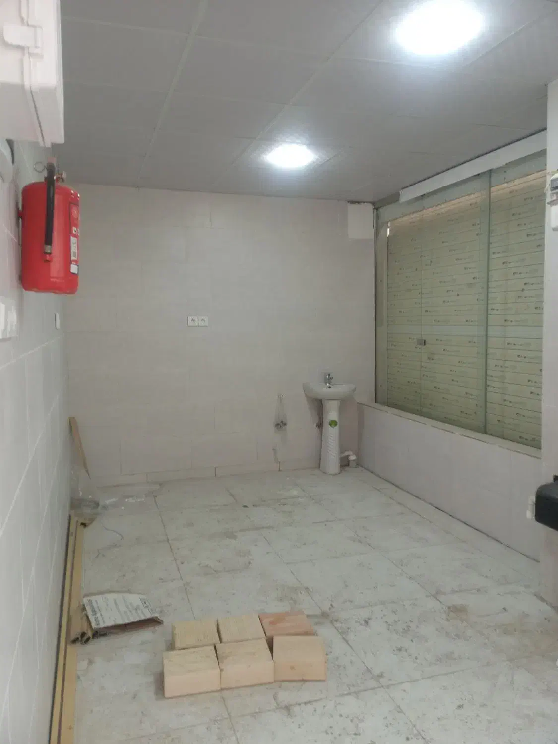 اجاره مغازه ۱۴ متری  فلاحتی|اجارهٔ مغازه و غرفه|رشت, آزادگان|دیوار