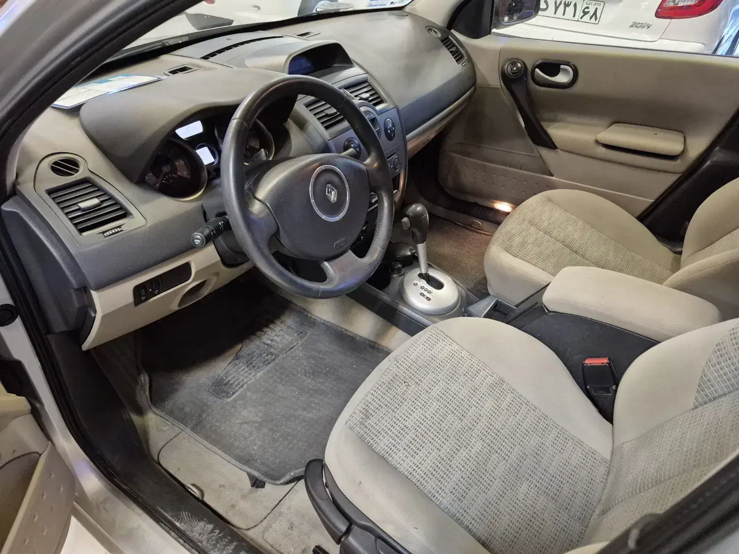 مگان اتوماتیک ۱۳۹۰|خودرو سواری و وانت|اصفهان, سعادتآباد|دیوار