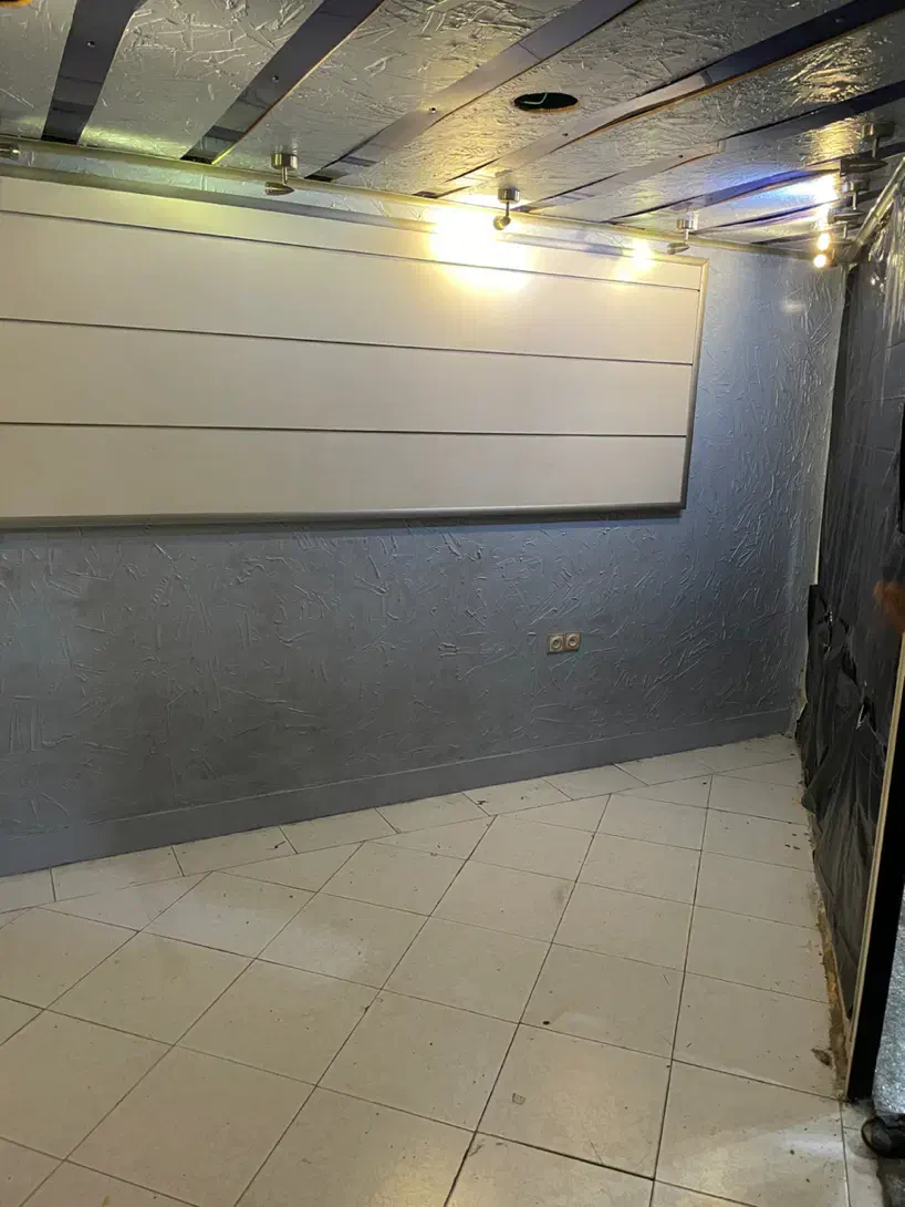 انبار ۱۲ متری در چهارراه امیر اکرم|اجارهٔ مغازه و غرفه|تهران, فلسطین (میدان انقلاب)|دیوار