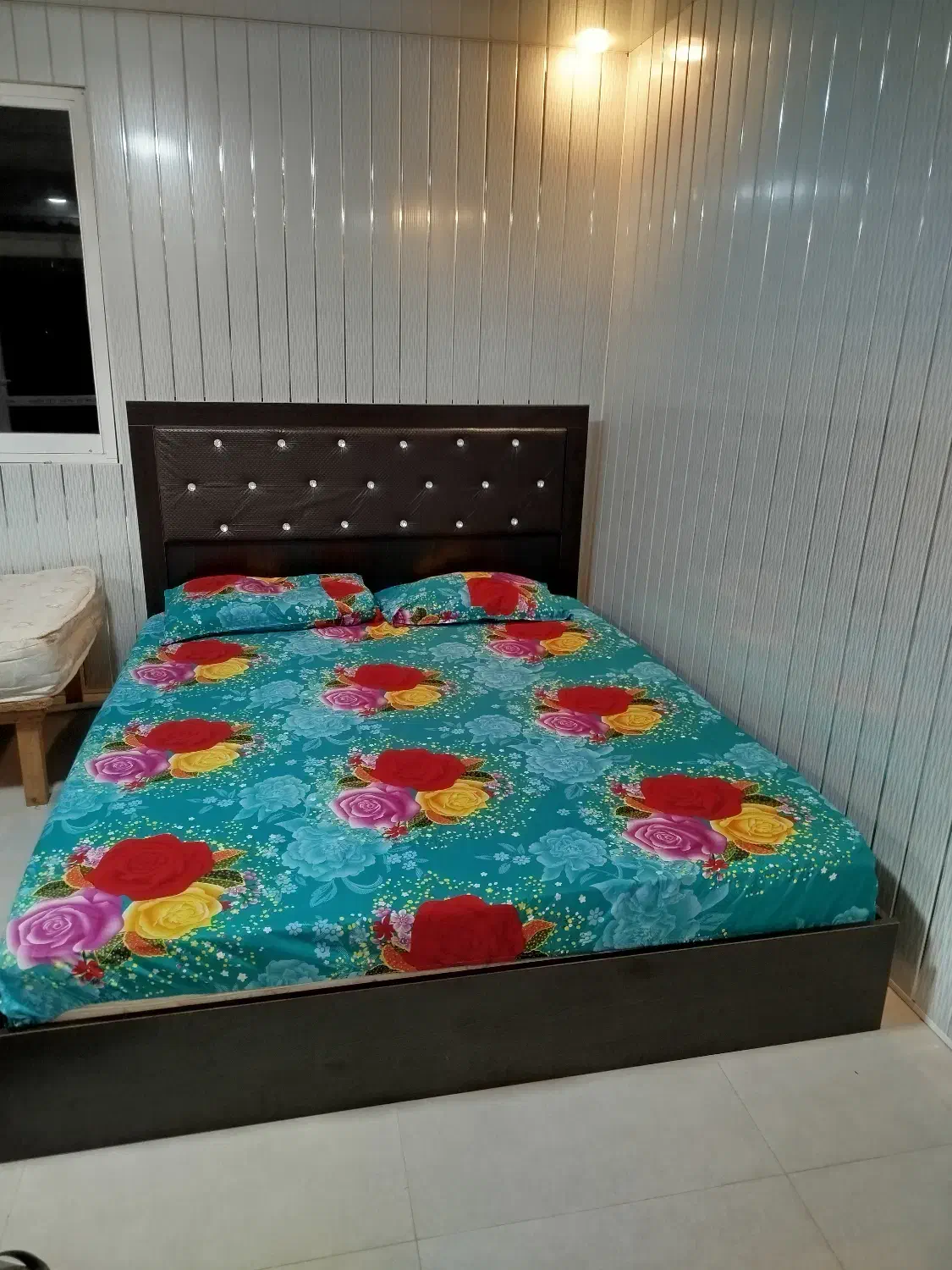 تخت دو نفره همراه با تشک|تخت و سرویس خواب|بندر انزلی, جفرود پایین|دیوار