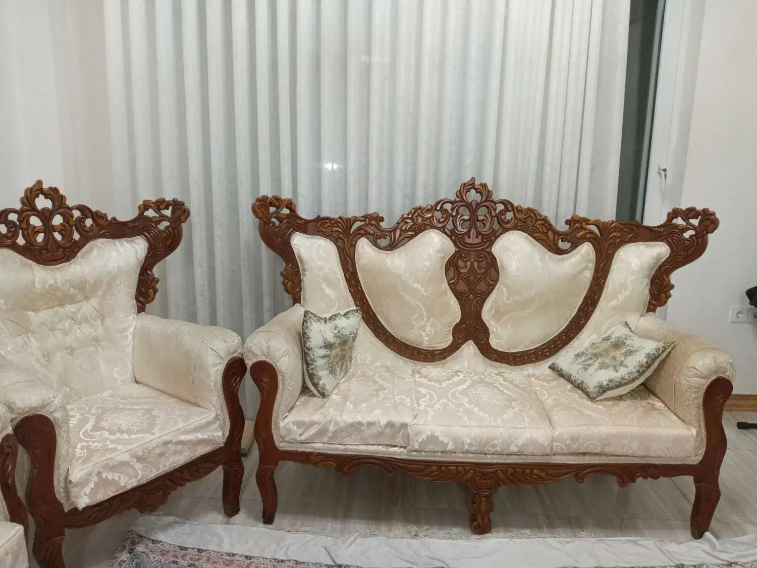 مبل تاجدار|مبلمان خانگی و میز عسلی|رشت, لاکان شهر|دیوار