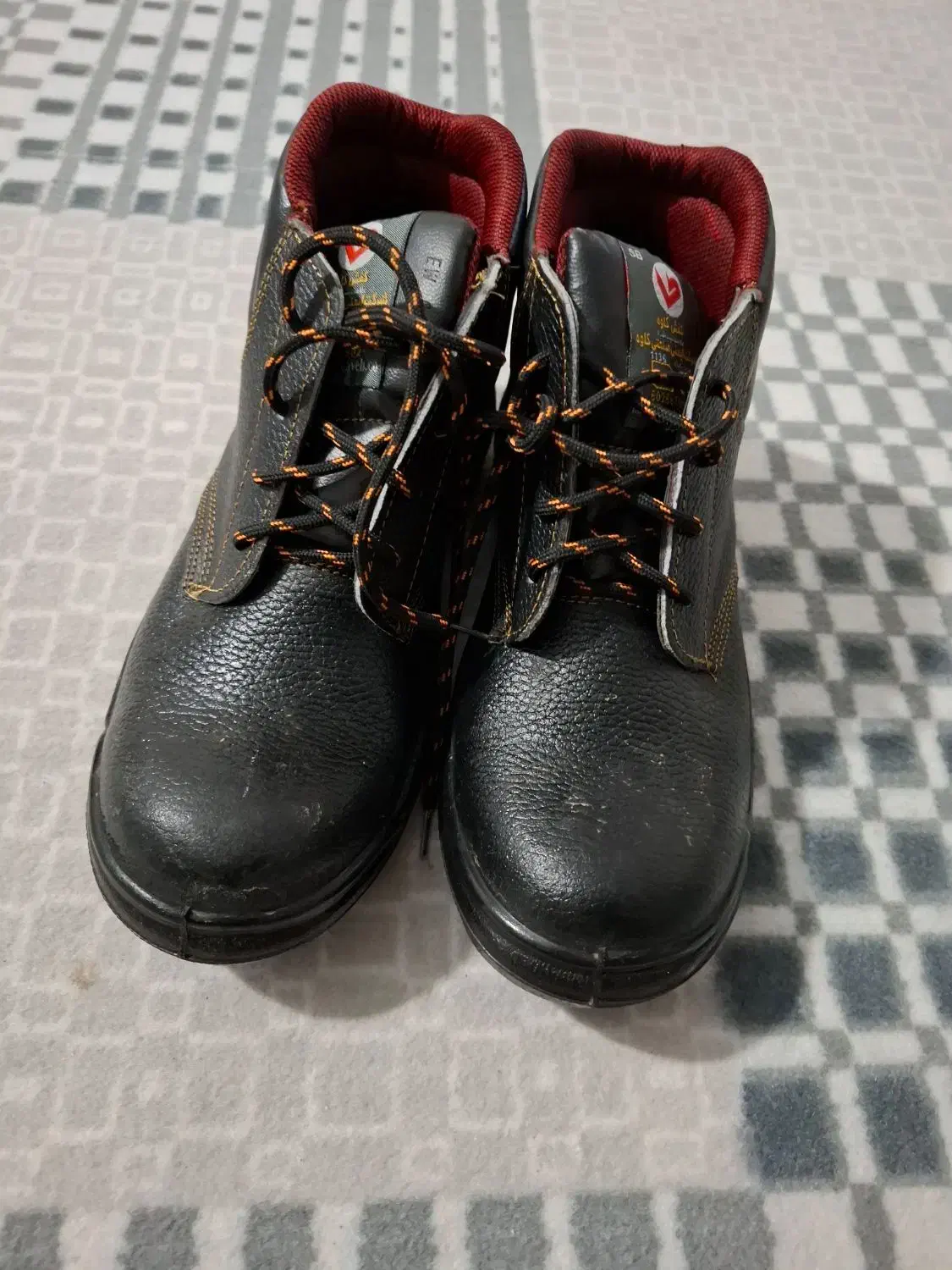 کفش|کیف، کفش، کمربند|مشهد, موعود|دیوار