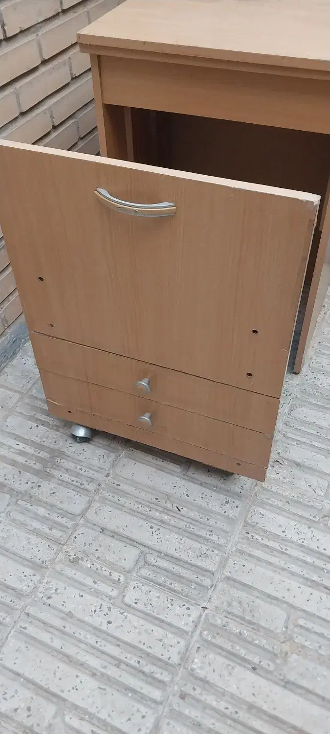 میز خیاطی با صندلی و کشو|لوازم خیاطی و بافتنی|الوند, |دیوار