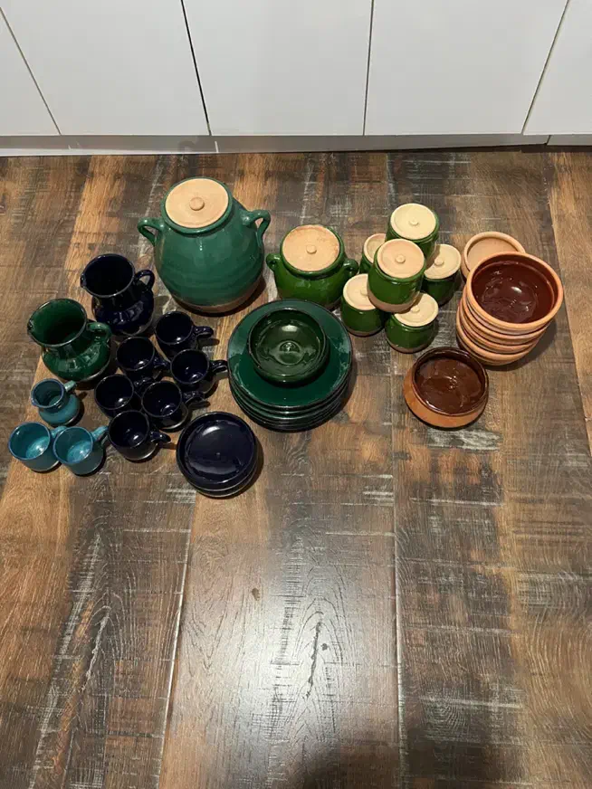 ست کامل ظروف سفالی لعابی در حد نو یکجا ۲/۳۰۰ م|ظروف سرو و پذیرایی|رشت, دیلمان|دیوار