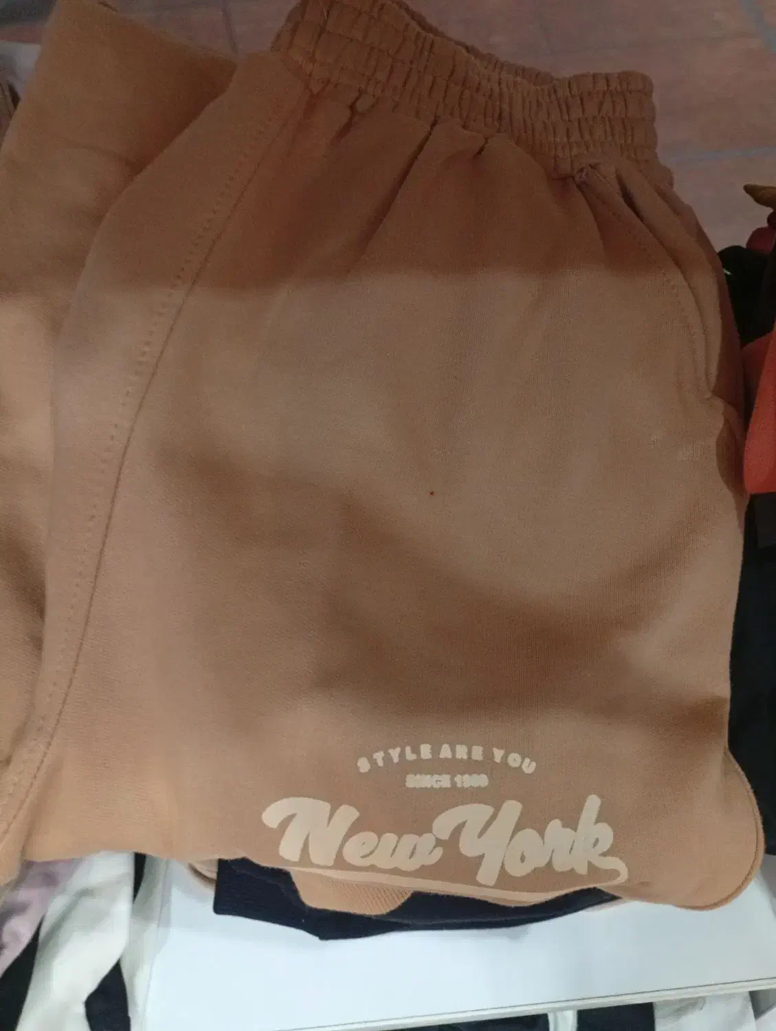 هودی شلوار ست|لباس|قم, گذر قلعه|دیوار