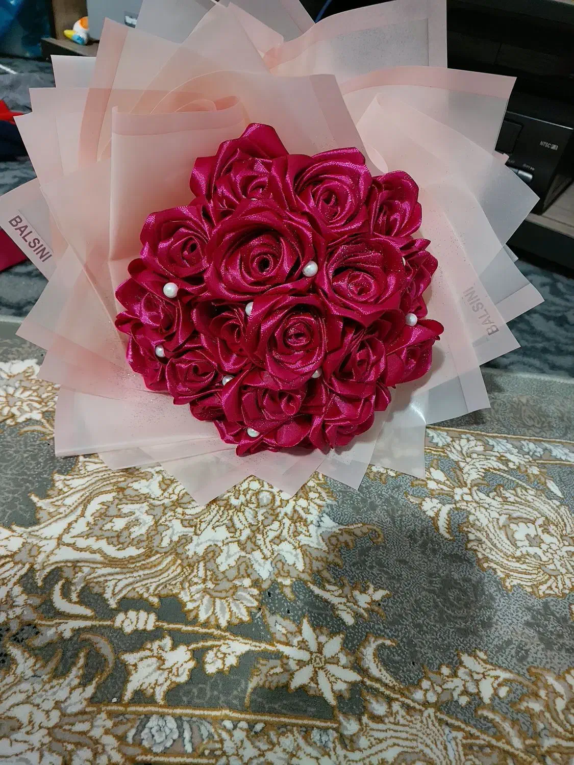 دسته گل روبانی|گل مصنوعی|نسیم‌شهر, |دیوار