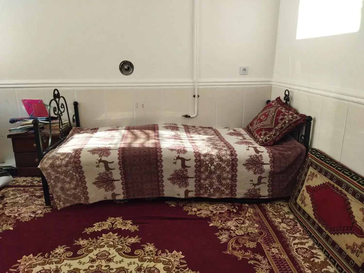 فروش تخت خواب اهنی|مبلمان خانگی و میز عسلی|داراب, |دیوار