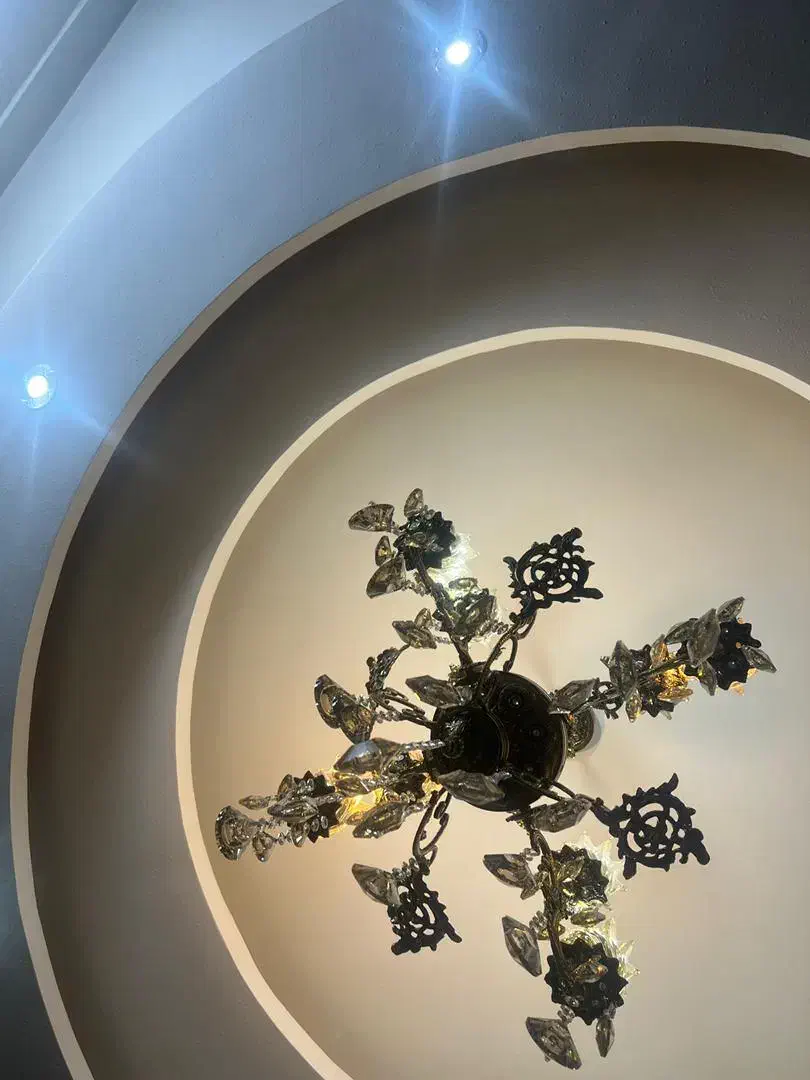 لوستر تمام برنجی 8 شعله در حد نو|لوستر و چراغ آویز|اردبیل, |دیوار