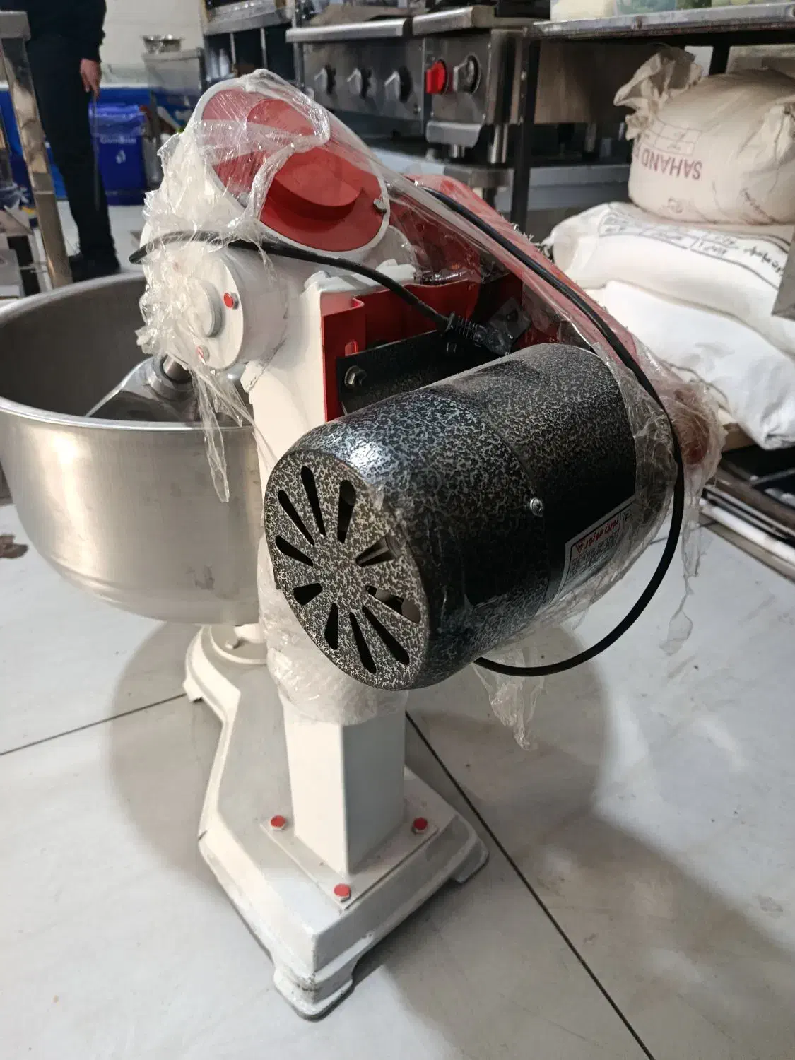 دستگاه های نانوایی خمیرگیر خمیر پهن کن|فروشگاه و مغازه|تبریز, |دیوار