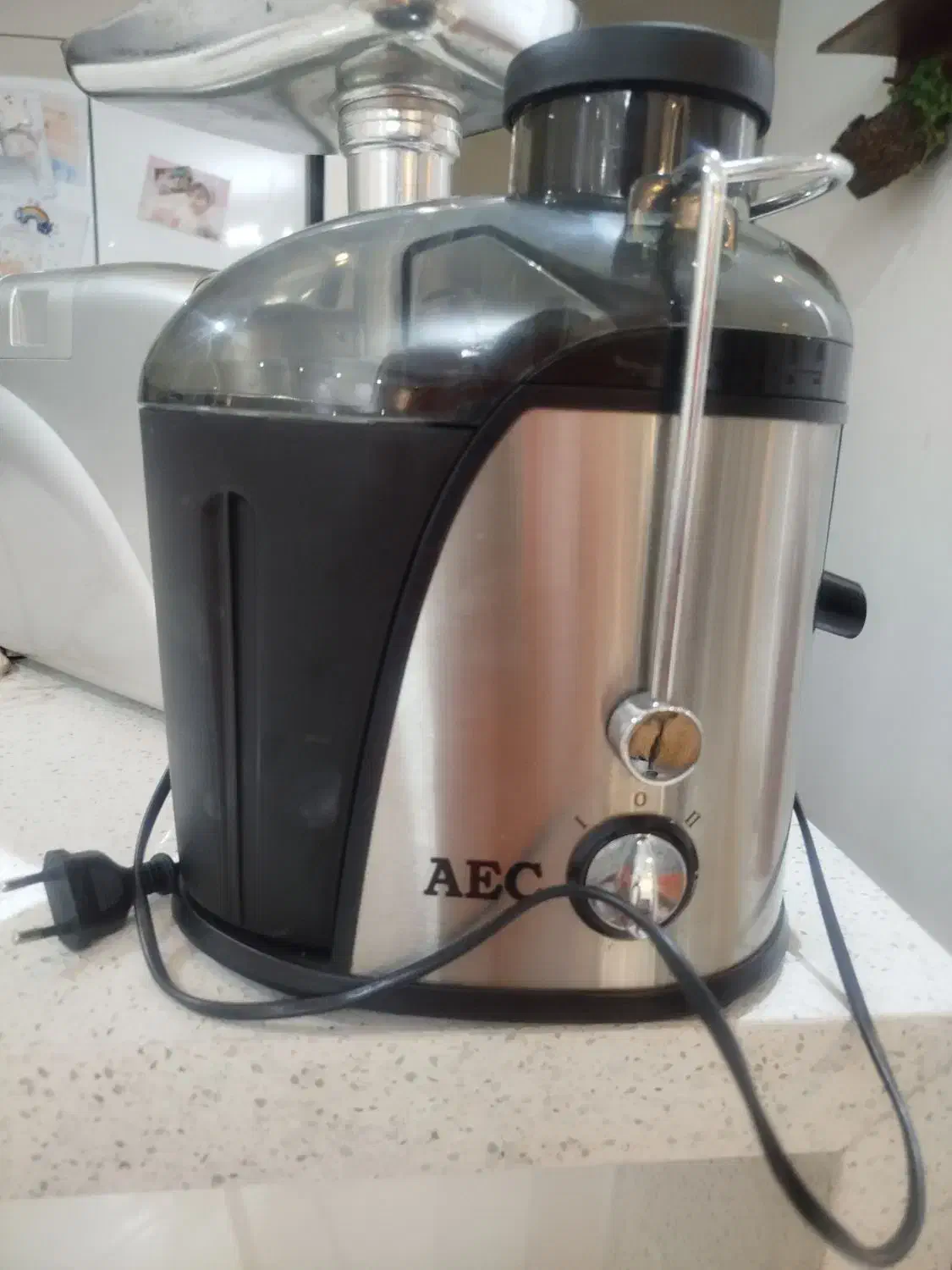 آبمیوه گیری|آبمیوه‌گیر و آب‌مرکبات‌گیر|کرج, ساسانی (قلمستان)|دیوار