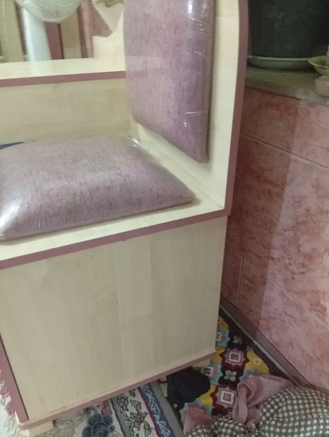 صندلی میز تلفن|میز تلفن|شیراز, شاهچراغ|دیوار