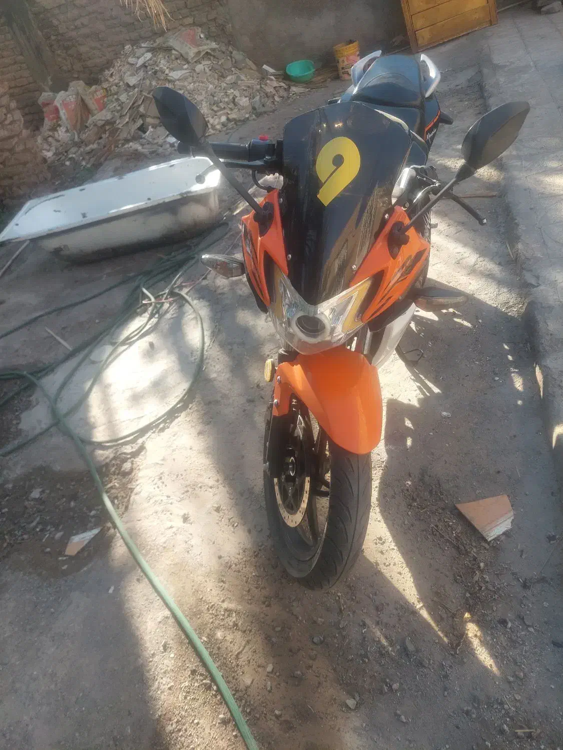 موتر مگلی|موتورسیکلت|بم, |دیوار