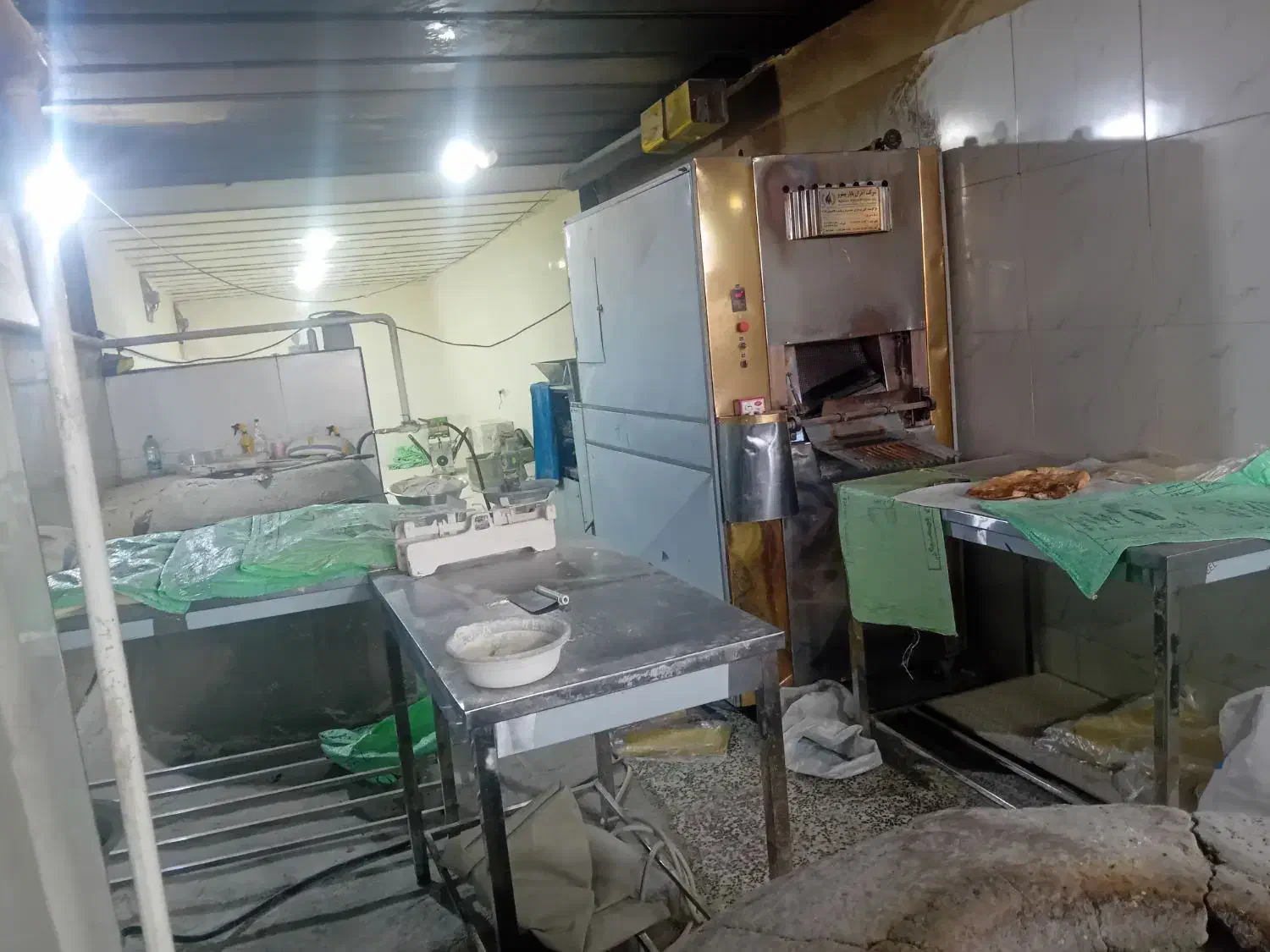 نیازمند شاطر نونوایی سنتی|استخدام خدمات فروشگاه و رستوران|زاهدان, |دیوار