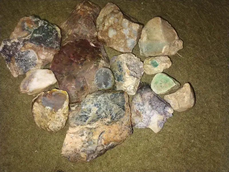 سنگهای قیمتی|جواهرات|شیراز, لب آب|دیوار