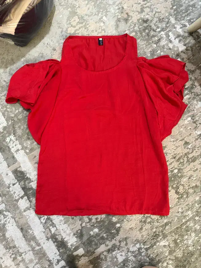 تعدادی شومیز و پیراهن نو|لباس|گرگان, |دیوار