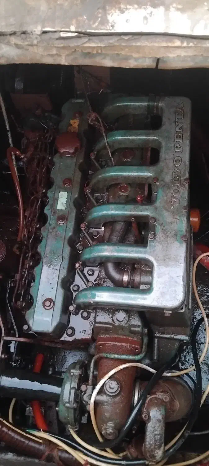 موتور ولوا پنتا 140گازوییلی|قایق و سایر وسایل نقلیه|بندر ماهشهر, |دیوار