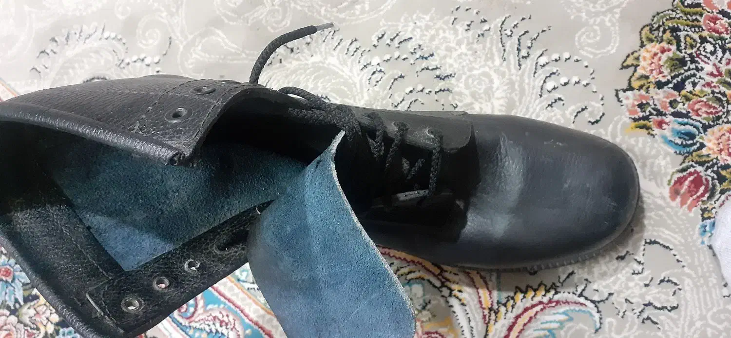 پوتین نو|کیف، کفش، کمربند|شاهین‌شهر, مسکن مهر|دیوار