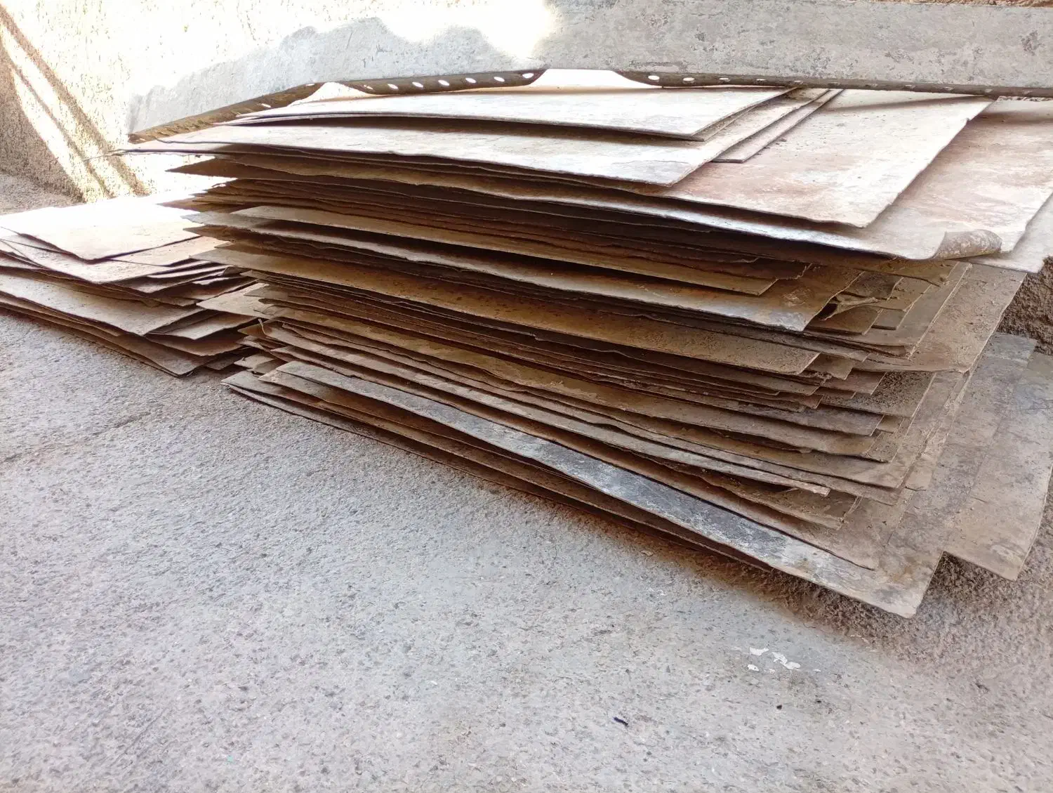 قالب و لوله و ورق و پوش بند و نبشی به فروش میرسد|مصالح و تجهیزات ساختمان|گرمسار, |دیوار